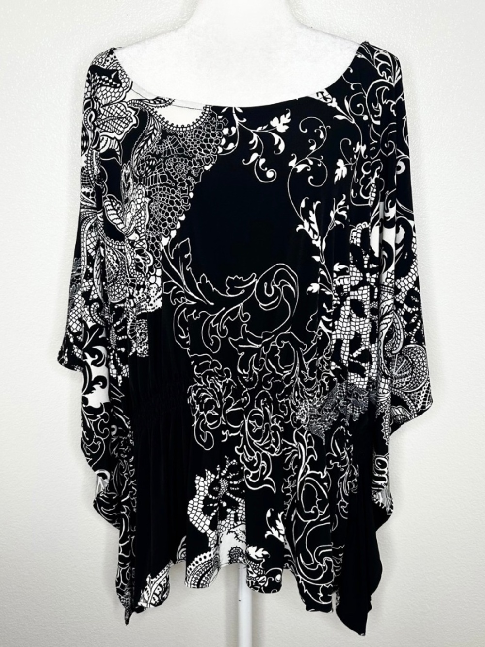 New Avenue Womens Black & White Poncho Style Pattern Drape Top Blouse Size 30/32